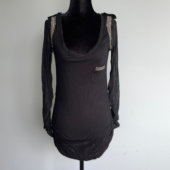 Tops - 6126 long sleeve shirt w beaded detail. Size M